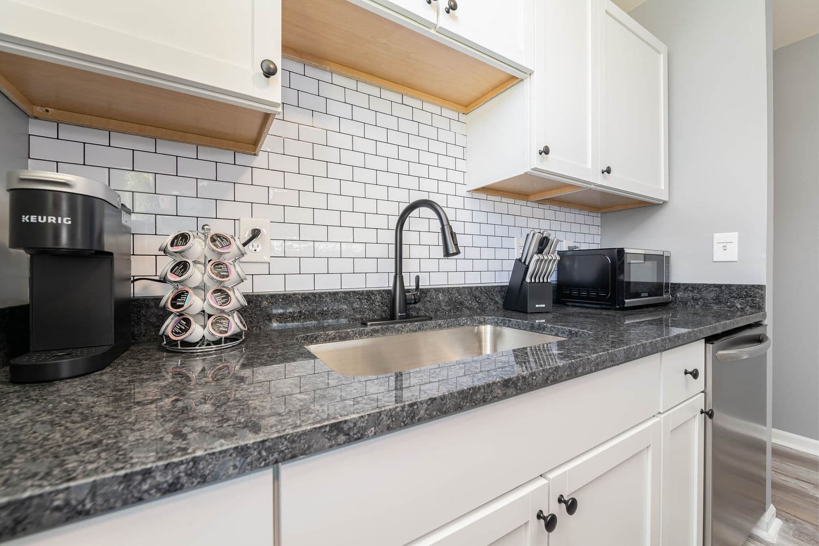 Middletown Apartment: 101 Crawford street -  B  (53641282)