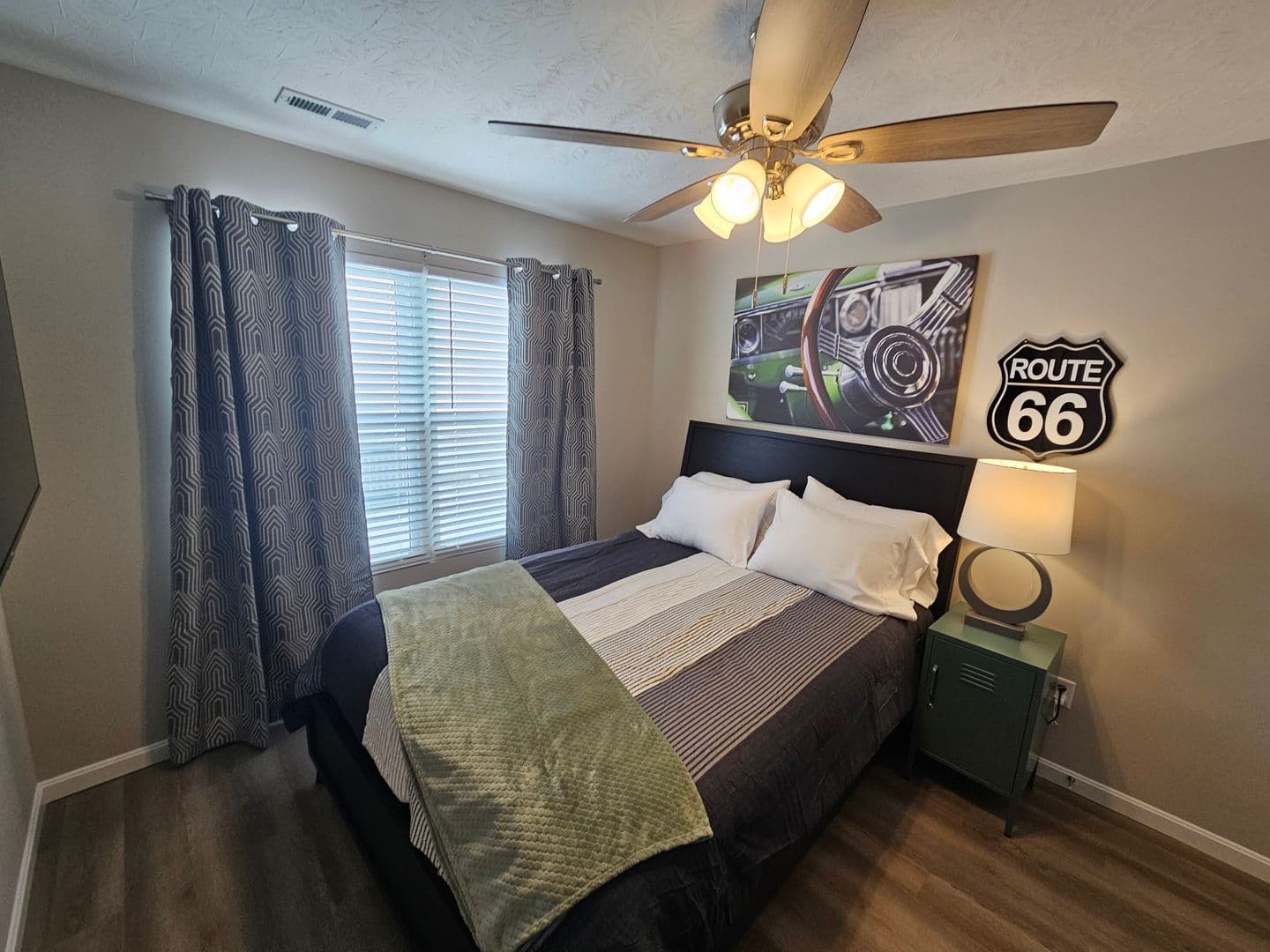 Trenton House: 812 Pierson Road