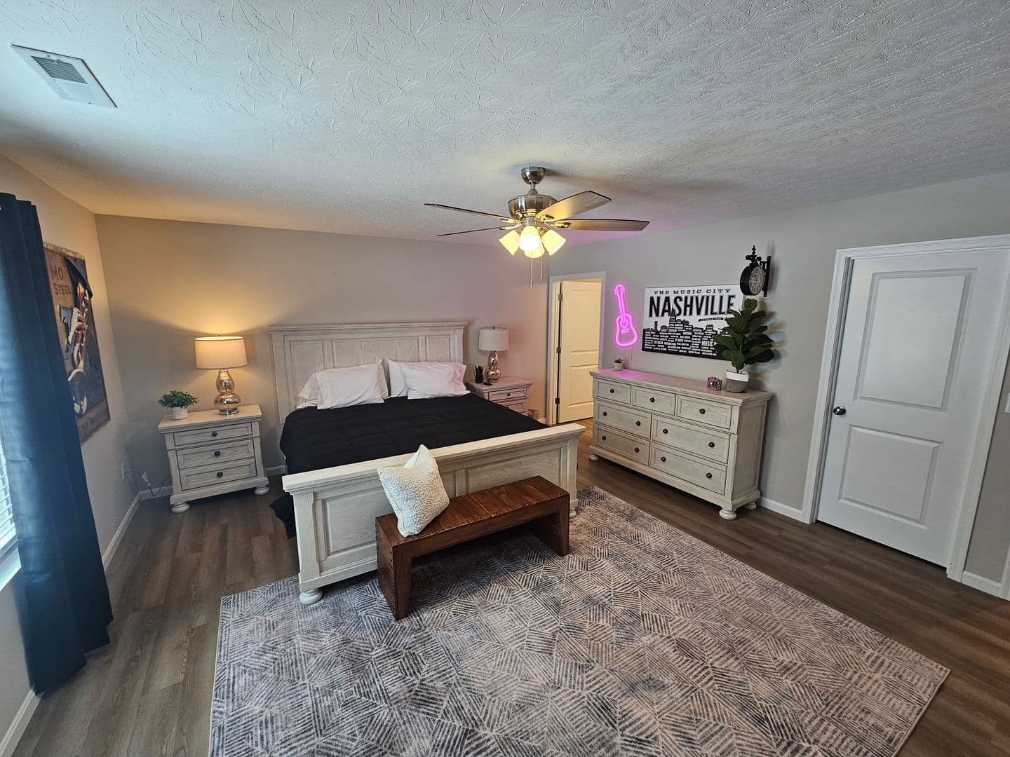 Trenton House: 814 Pierson Road