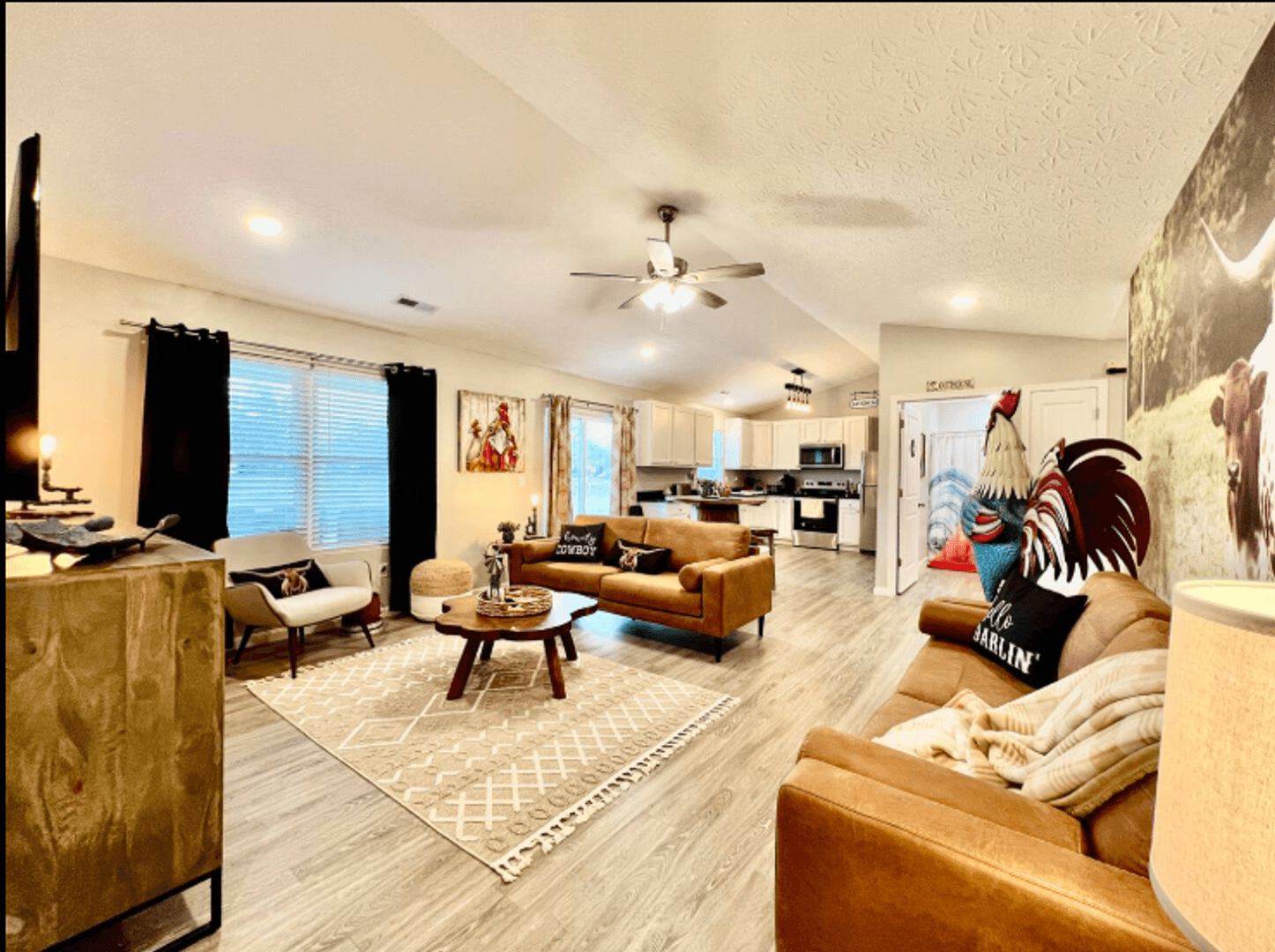 Trenton House: 806 Pierson Road