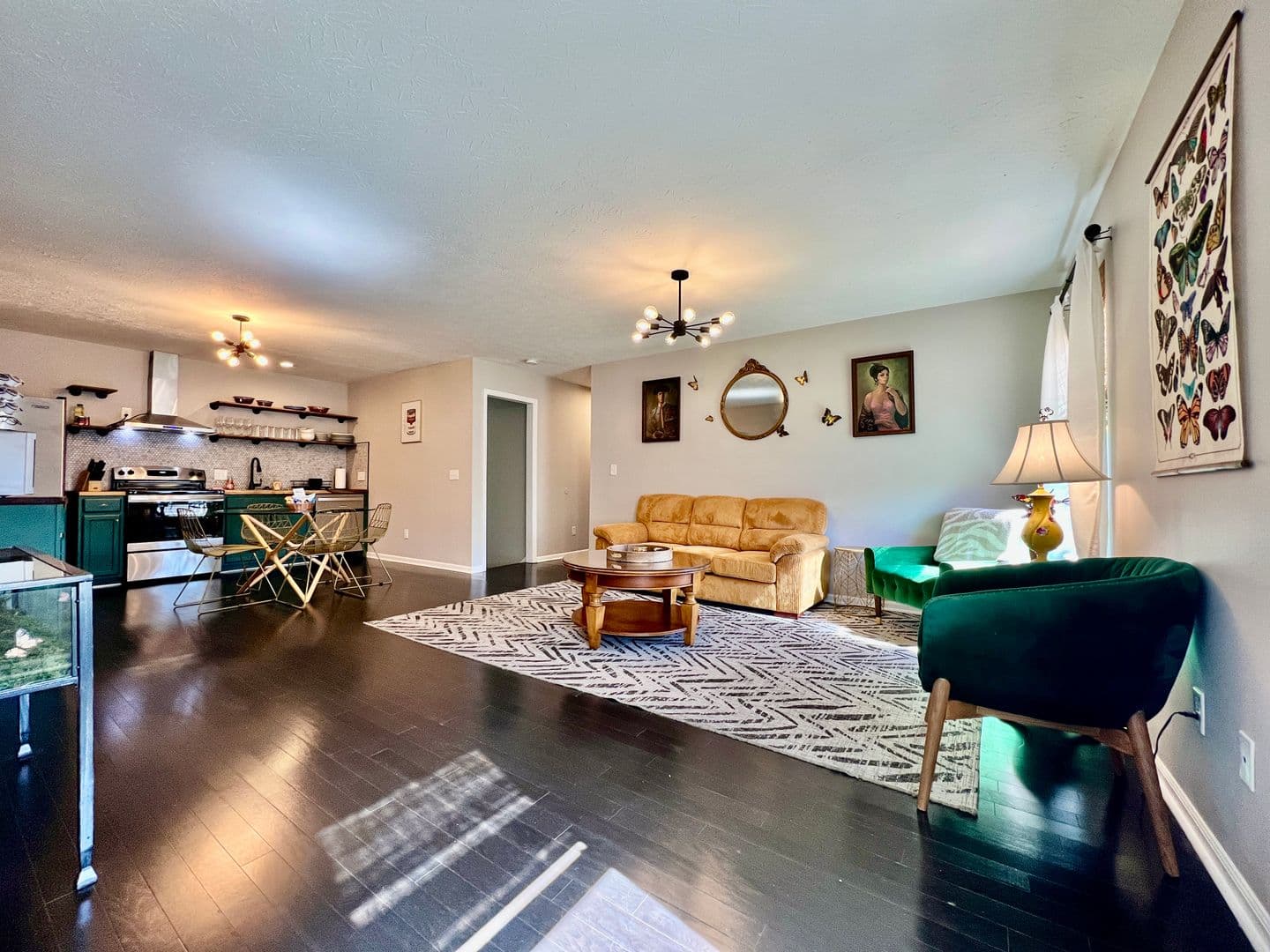 Monroe House: 190 Overbrook Drive