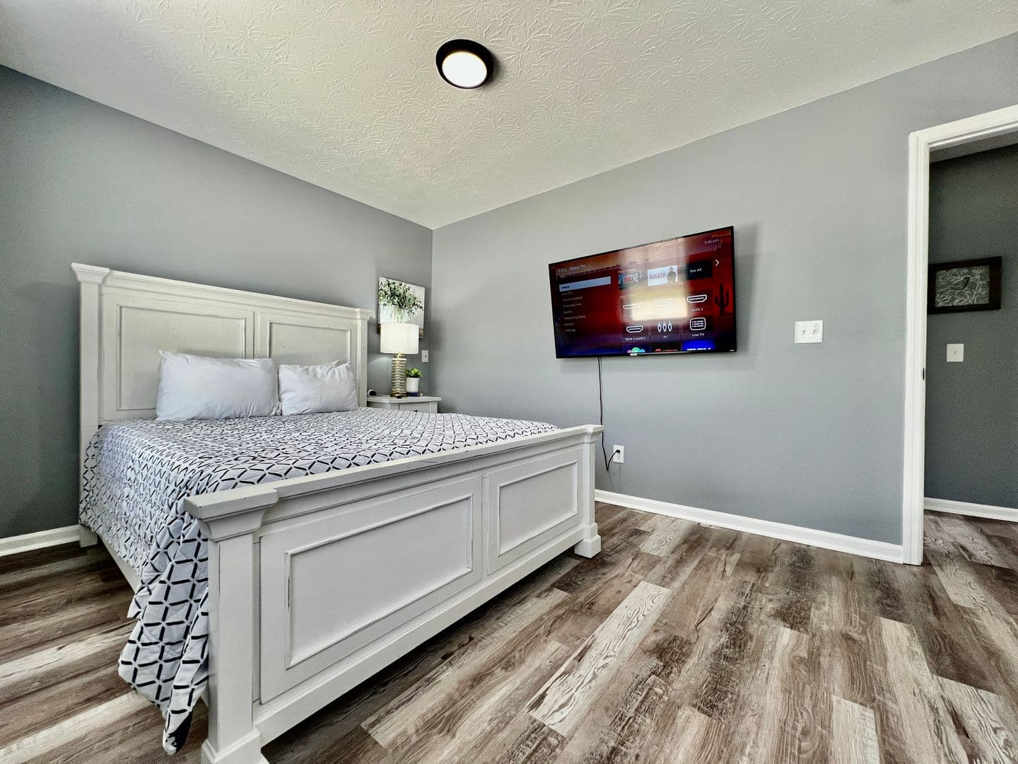 Monroe House: 160 Overbrook Drive