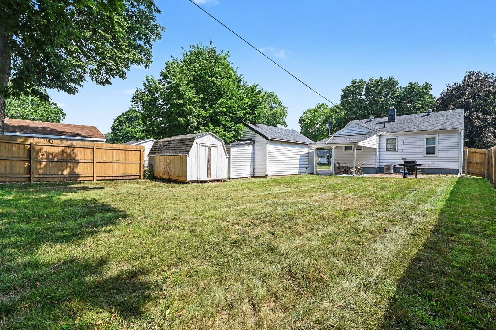 Trenton House: 102 E Home Ave