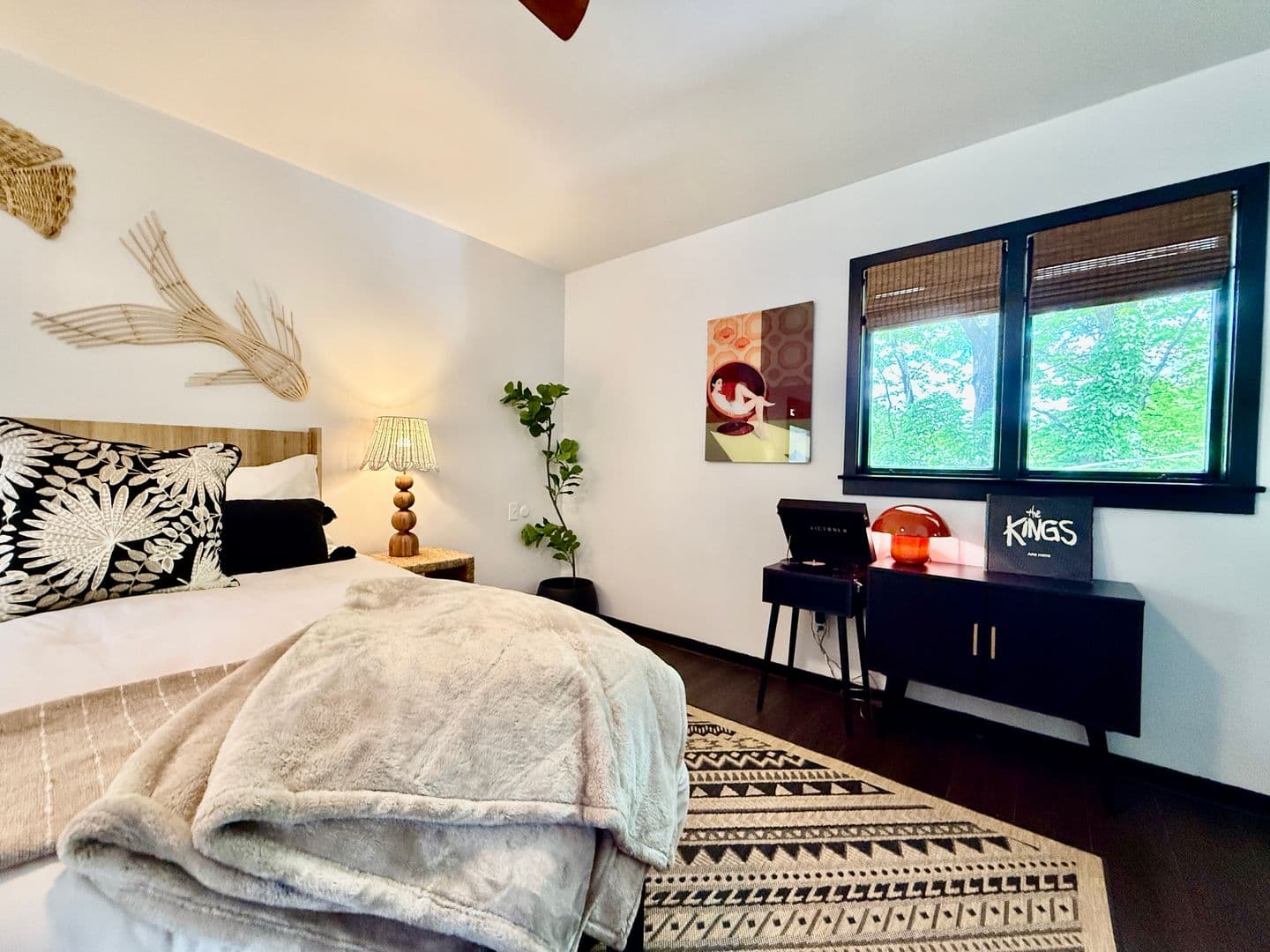 Dayton House: 527 Valewood Lane