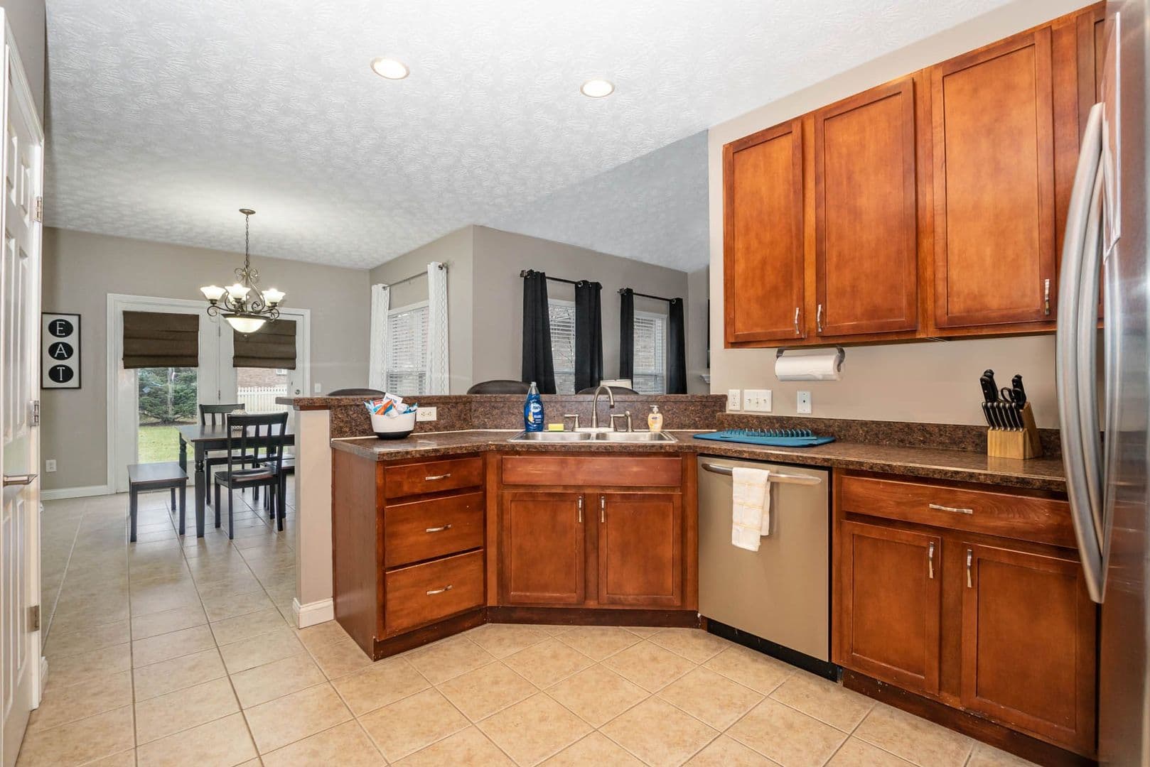 Centerville House: 9287 Maxwells Xing