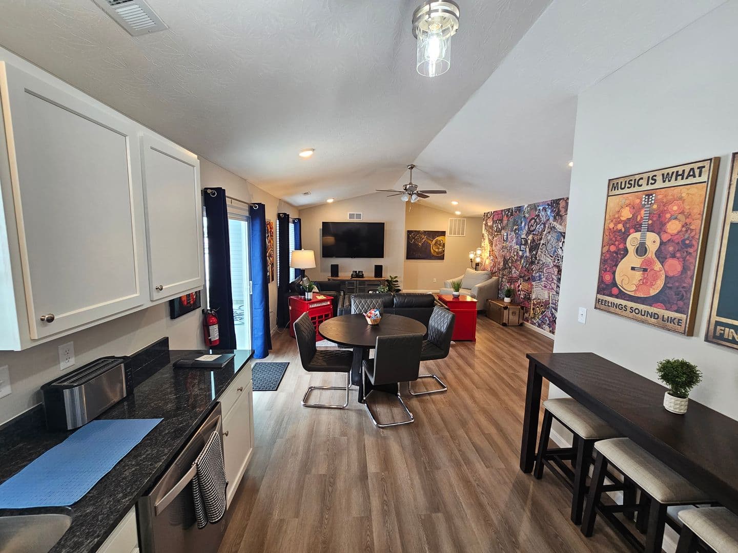 Trenton House: 814 Pierson Road