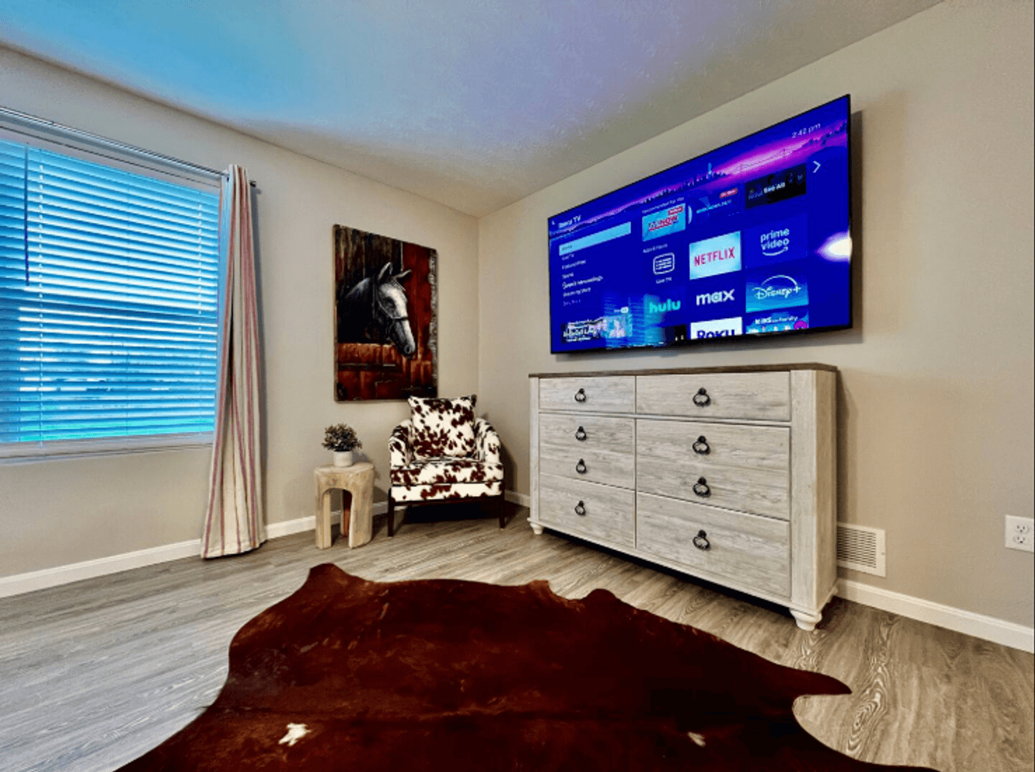 Trenton House: 806 Pierson Road