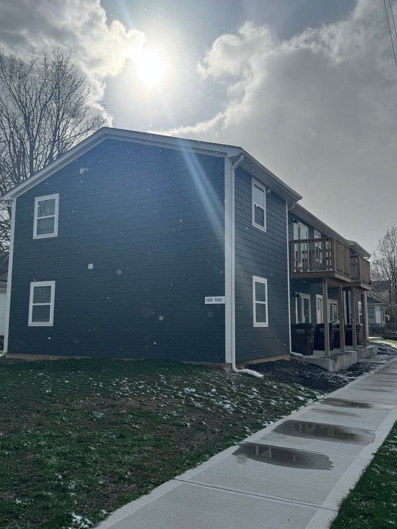 Middletown Apartment: 2000 Pearl Street