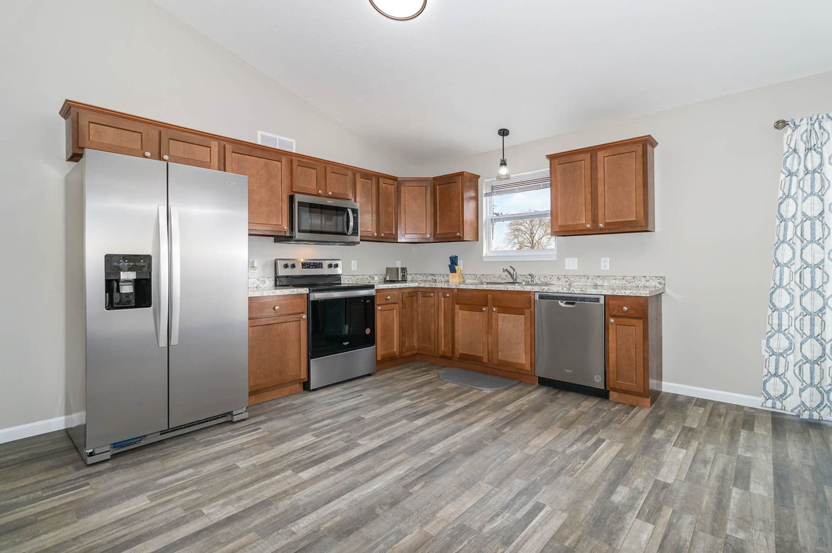 Hamilton House: 10 E Persimmon Drive