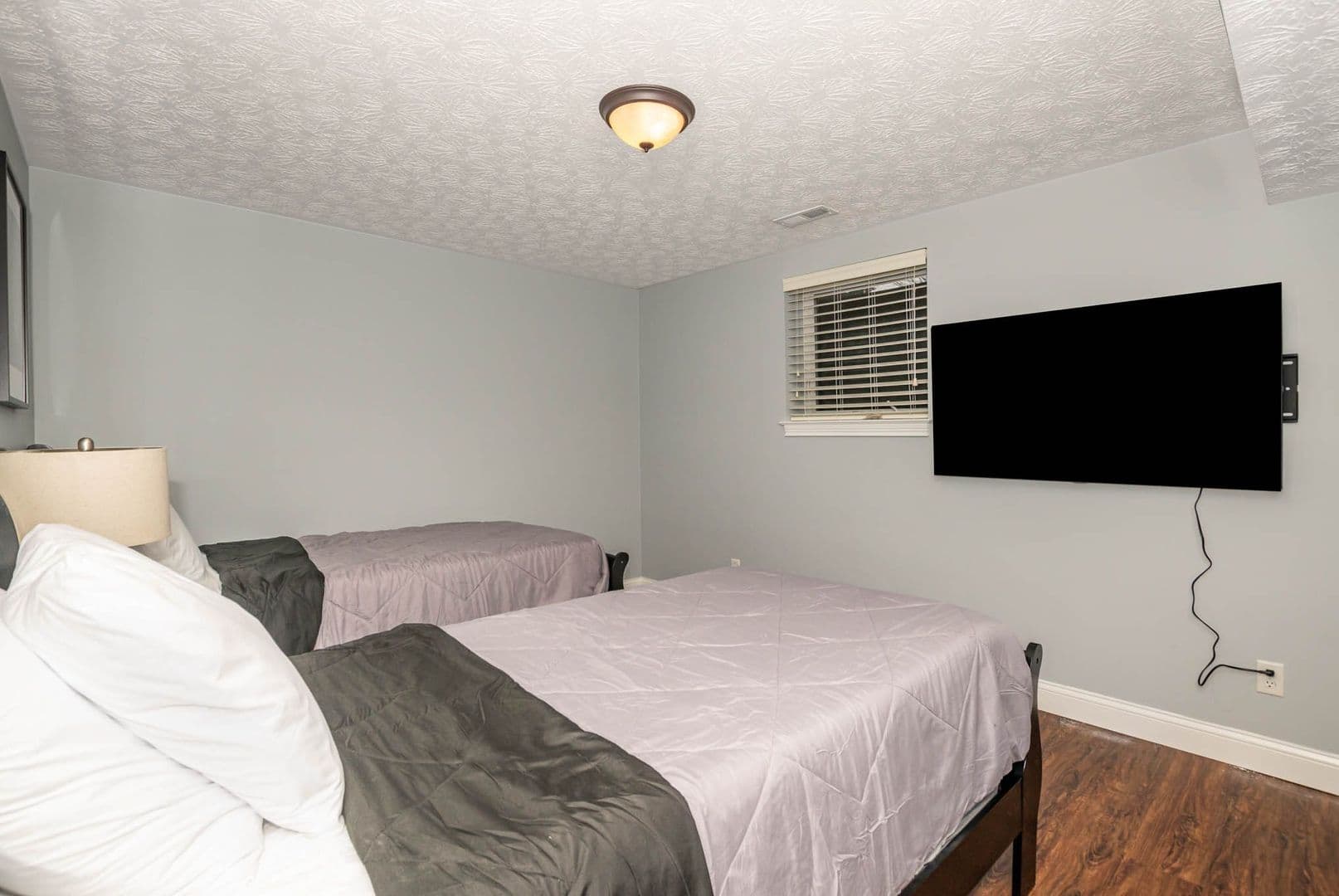 Centerville House: 9287 Maxwells Xing