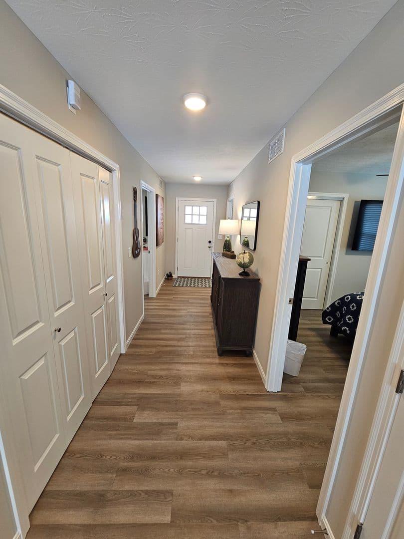 Trenton House: 814 Pierson Road