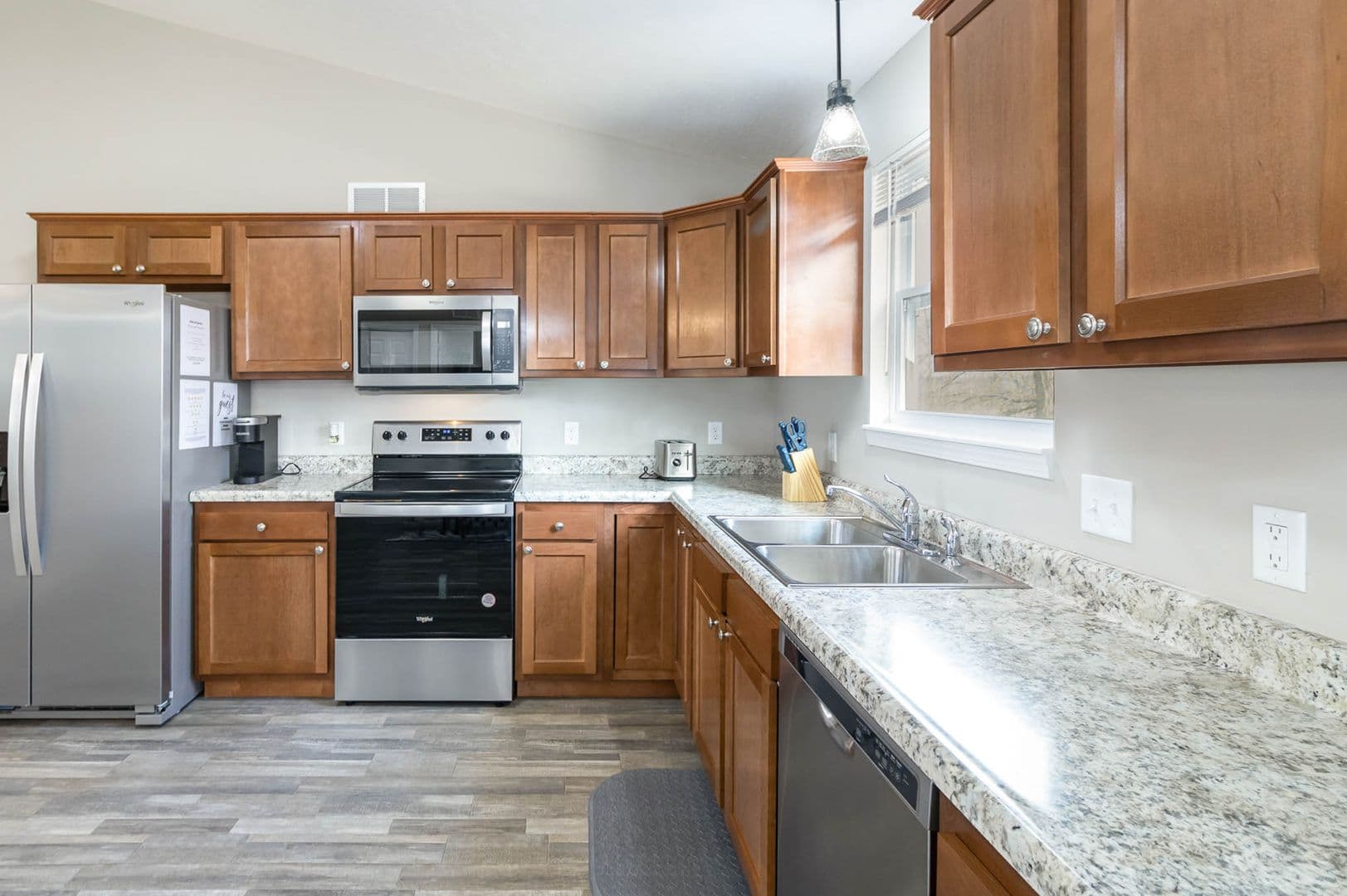 Hamilton House: 10 E Persimmon Drive