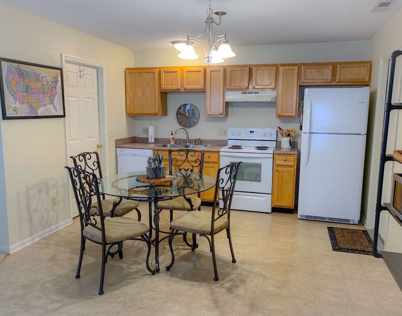 Monroe House: 142 Overbrook Drive