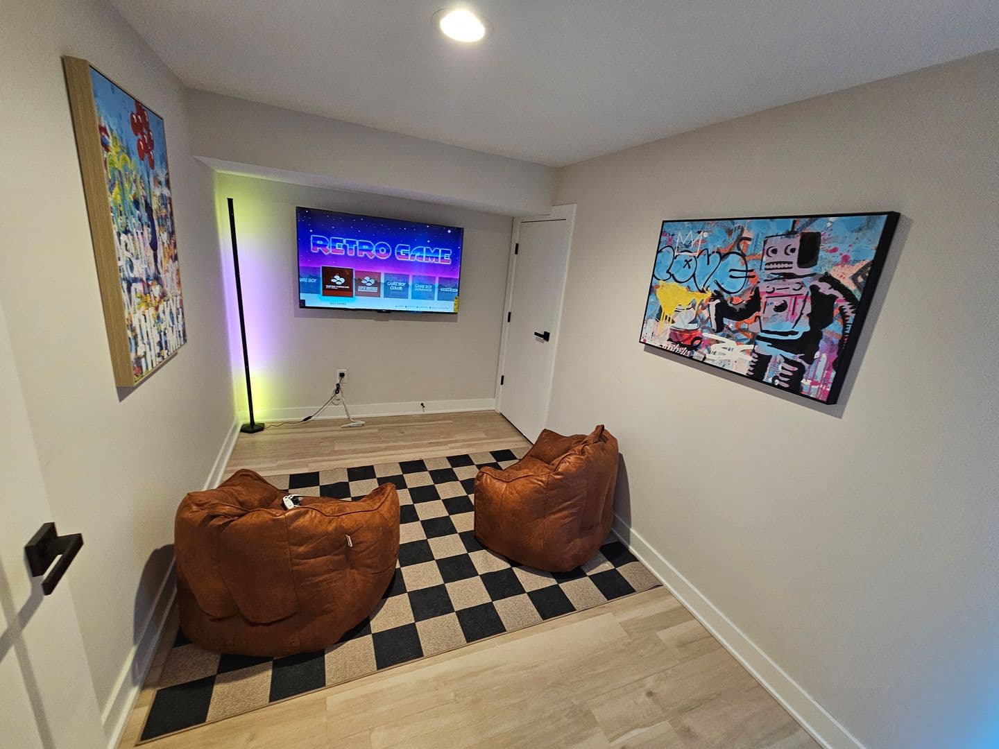 Middletown House: 710 Orchard Street