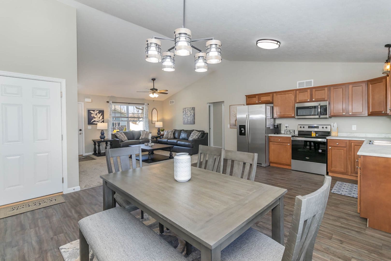 Hamilton House: 8 E Persimmon Drive