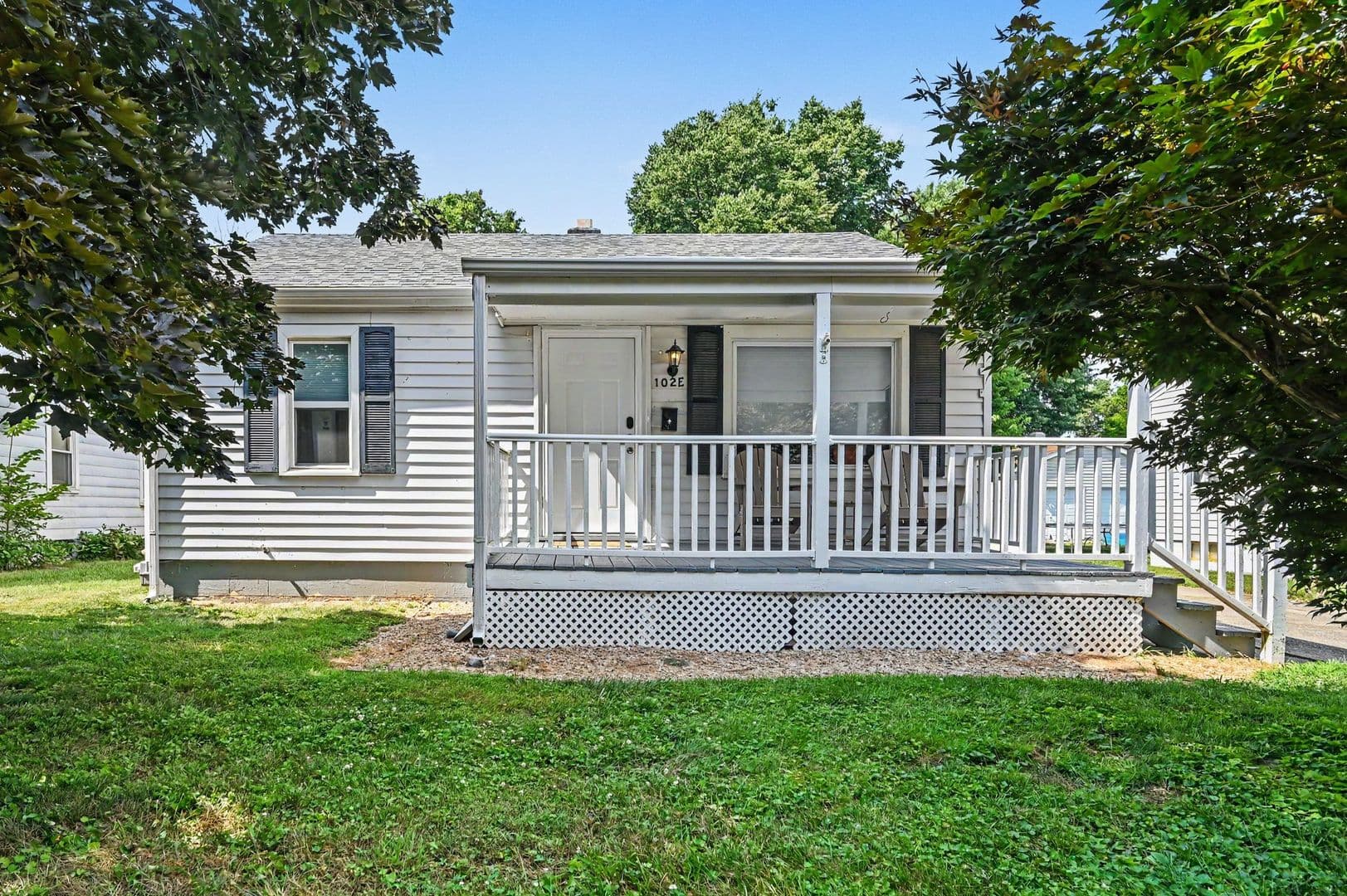 Trenton House: 102 E Home Ave