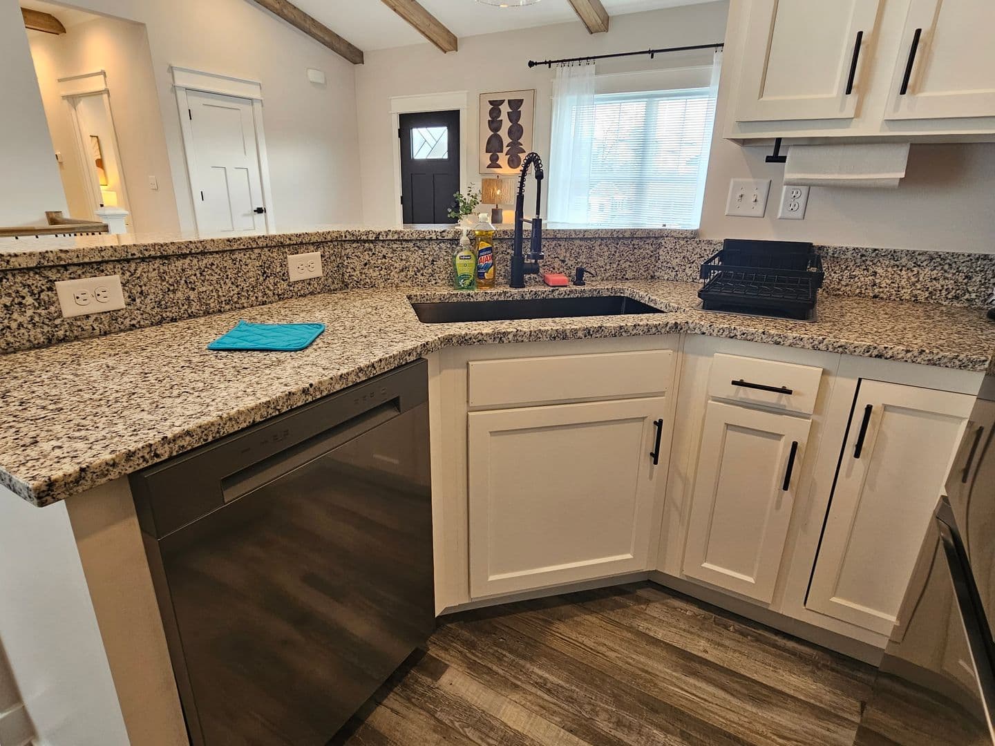 Middletown House: 710 Orchard Street