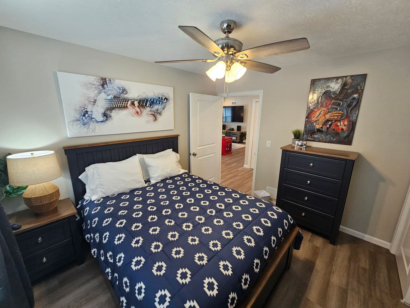 Trenton House: 814 Pierson Road