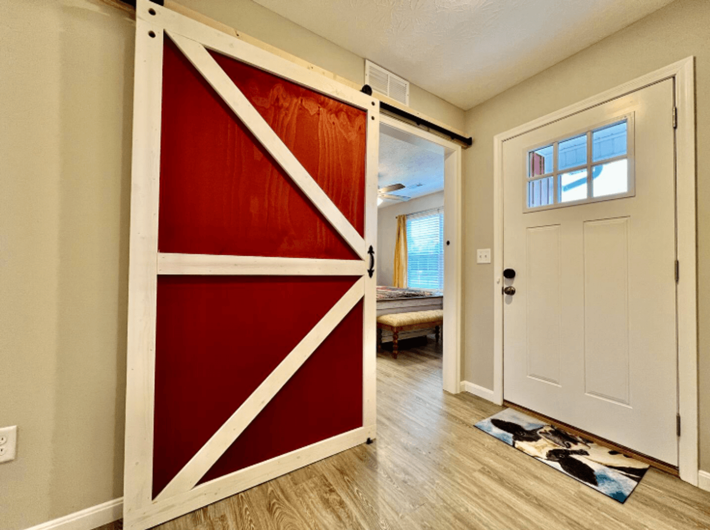 Trenton House: 806 Pierson Road