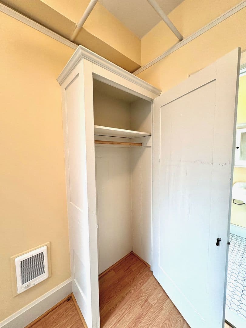 Portland Apartment: 318 NW Broadway