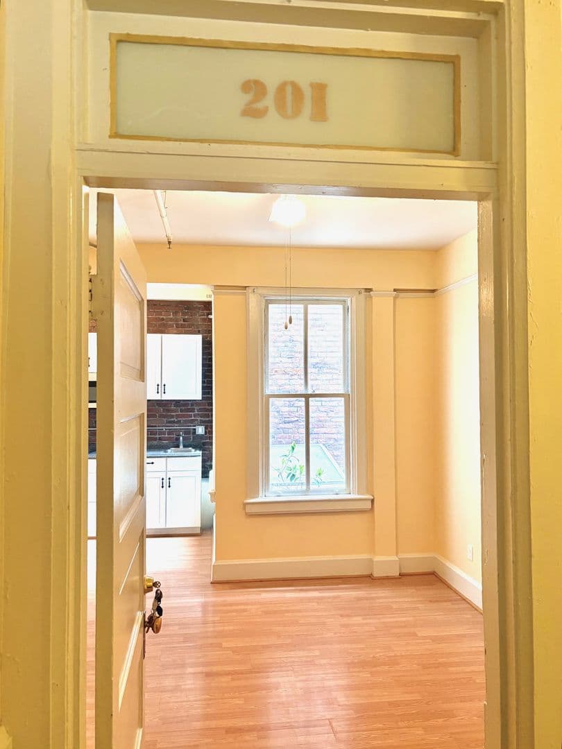 Portland Apartment: 318 NW Broadway