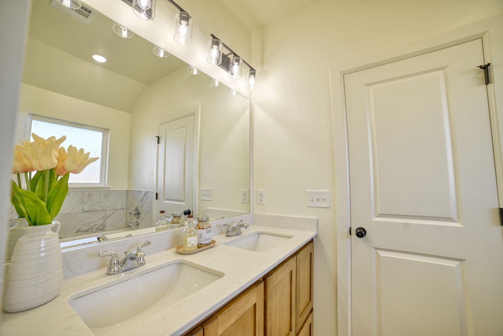 Washington House: 681 Cedar Hill Way
