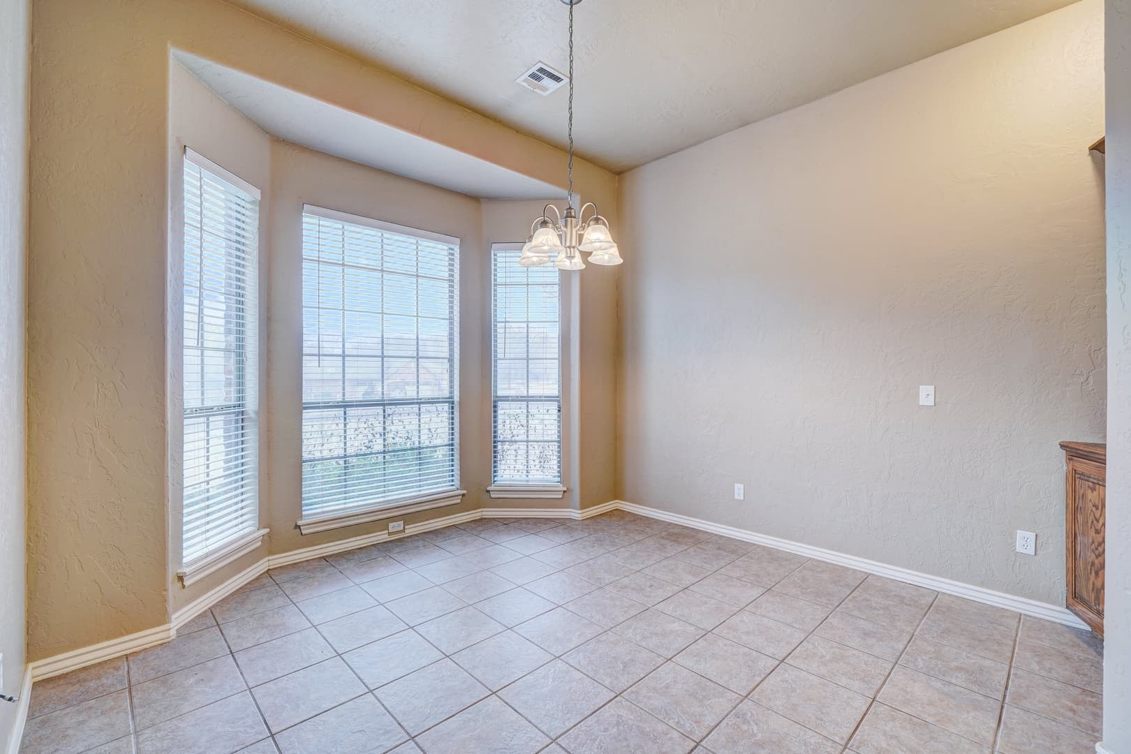 Guthrie House: 1042 Hidden Oaks Way