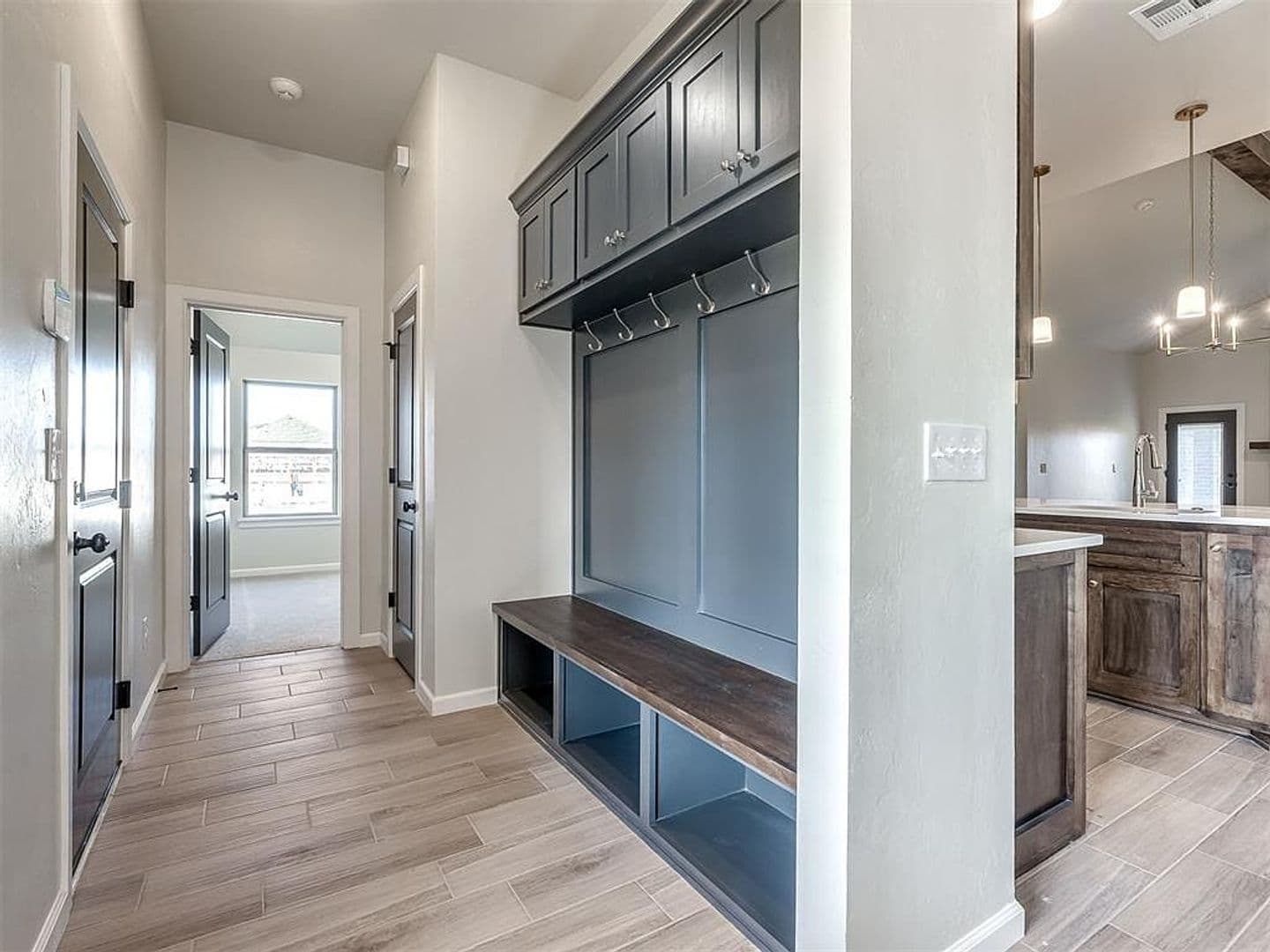 Yukon House: 11913 NW 118th