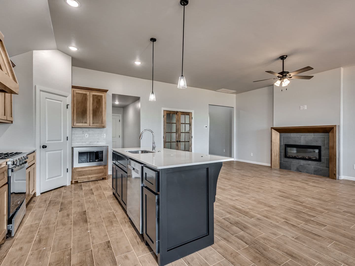 Mustang House: 11704 SW 48th Street