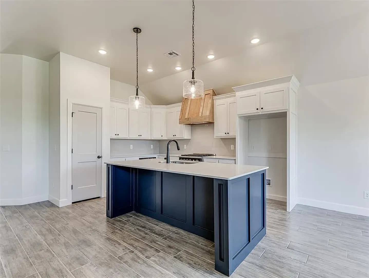 Yukon House: 12417 Dolche Vita Dr