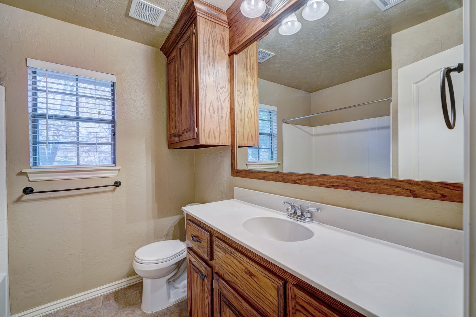 Guthrie House: 1042 Hidden Oaks Way
