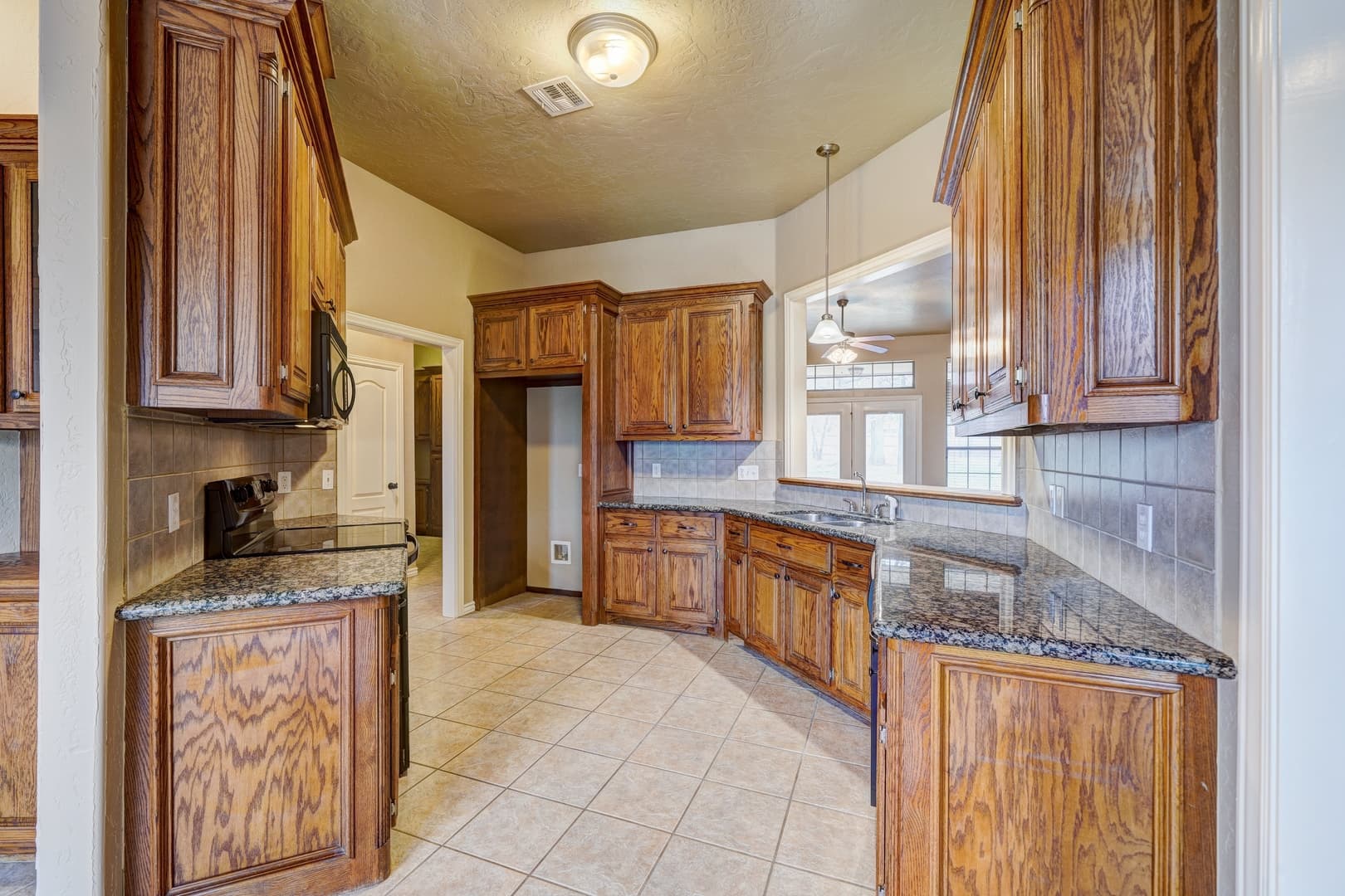 Guthrie House: 1042 Hidden Oaks Way