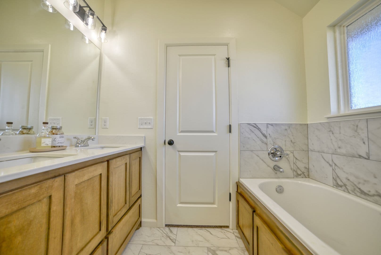 Washington House: 681 Cedar Hill Way
