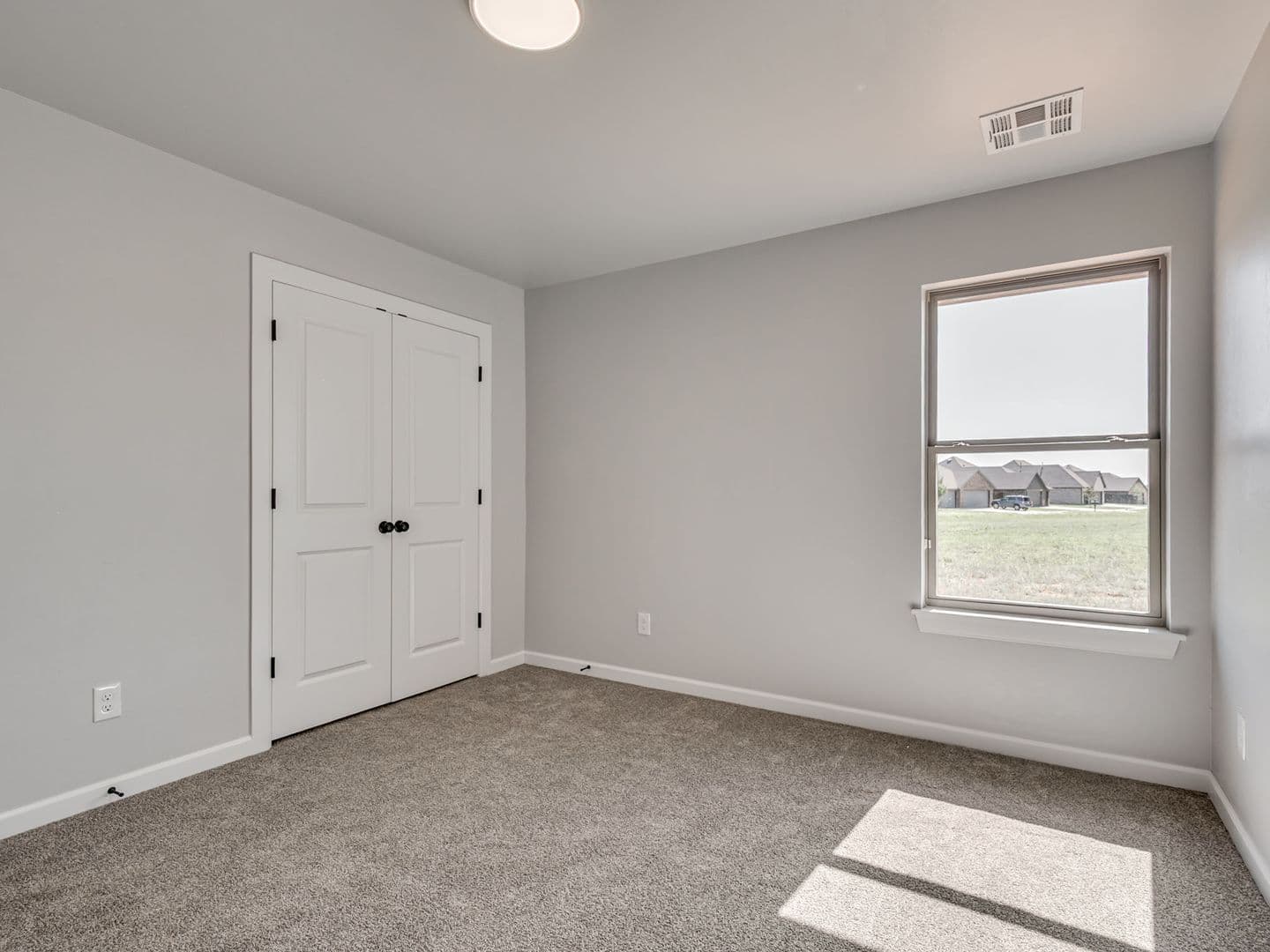 Mustang House: 11704 SW 48th Street