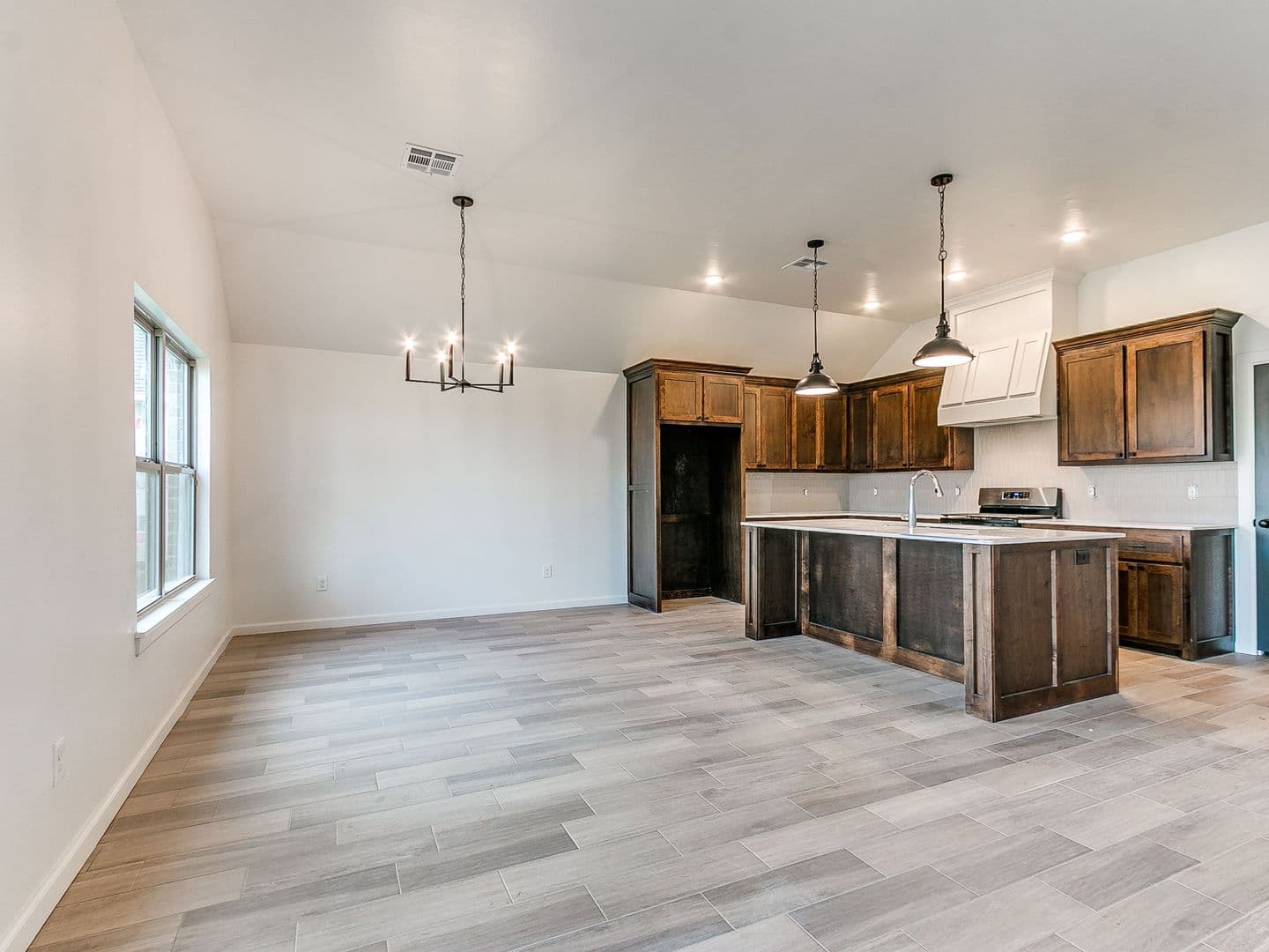 Shawnee House: 616 Honey Springs