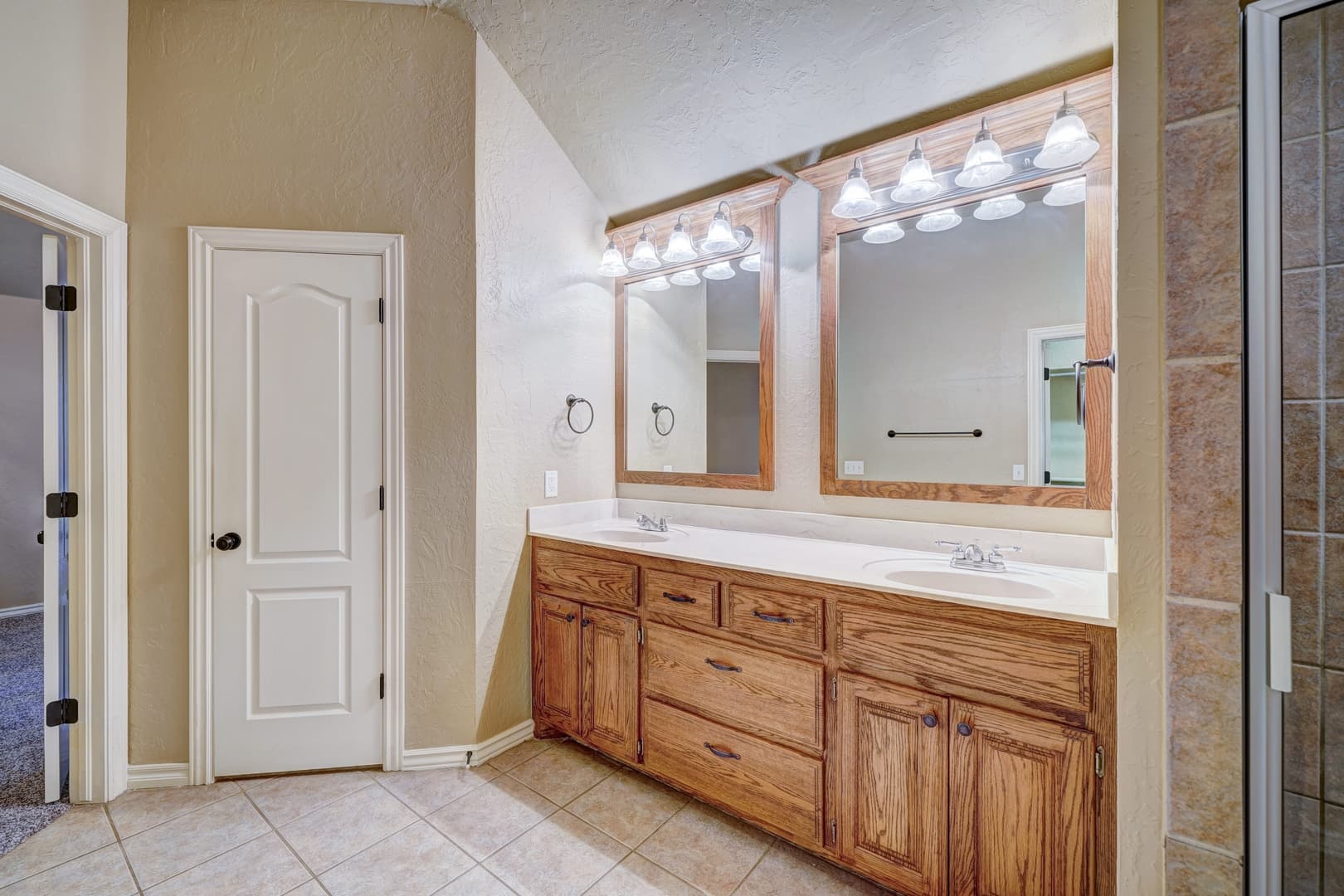 Guthrie House: 1042 Hidden Oaks Way