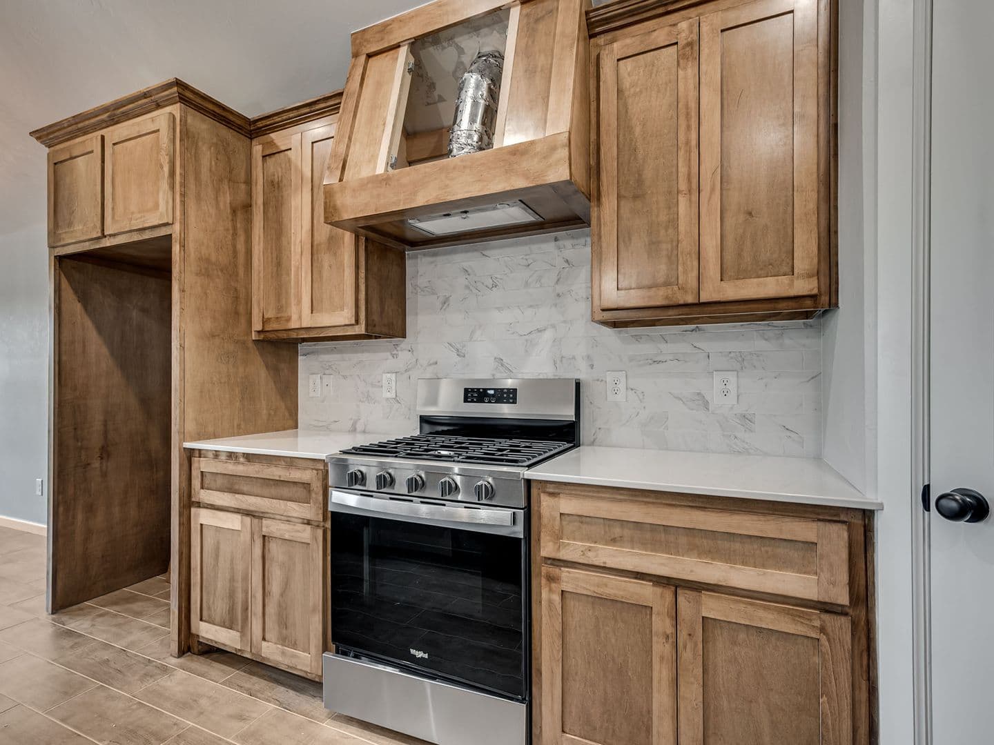 Mustang House: 11704 SW 48th Street