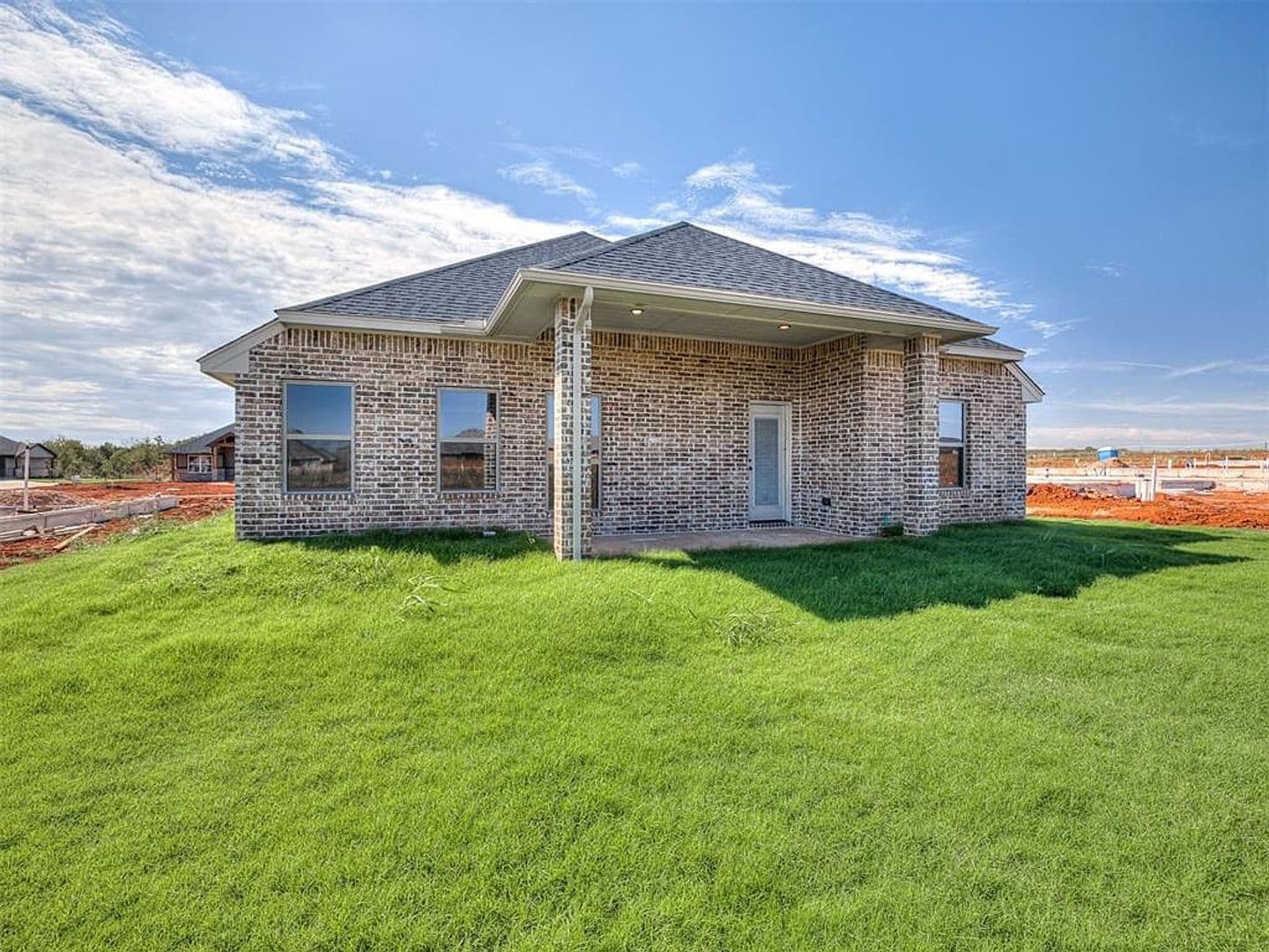 Yukon House: 11913 NW 118th
