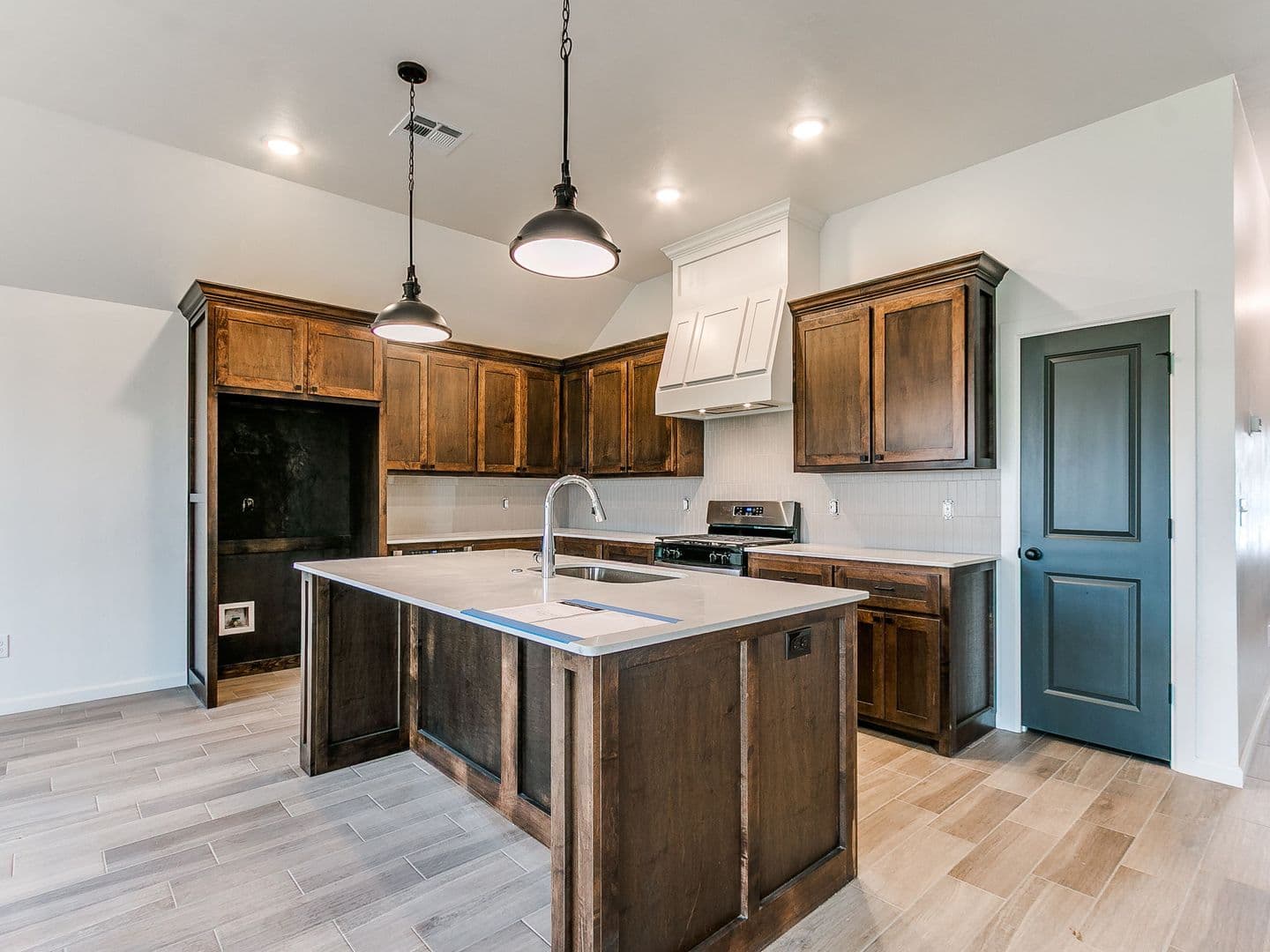 Shawnee House: 616 Honey Springs