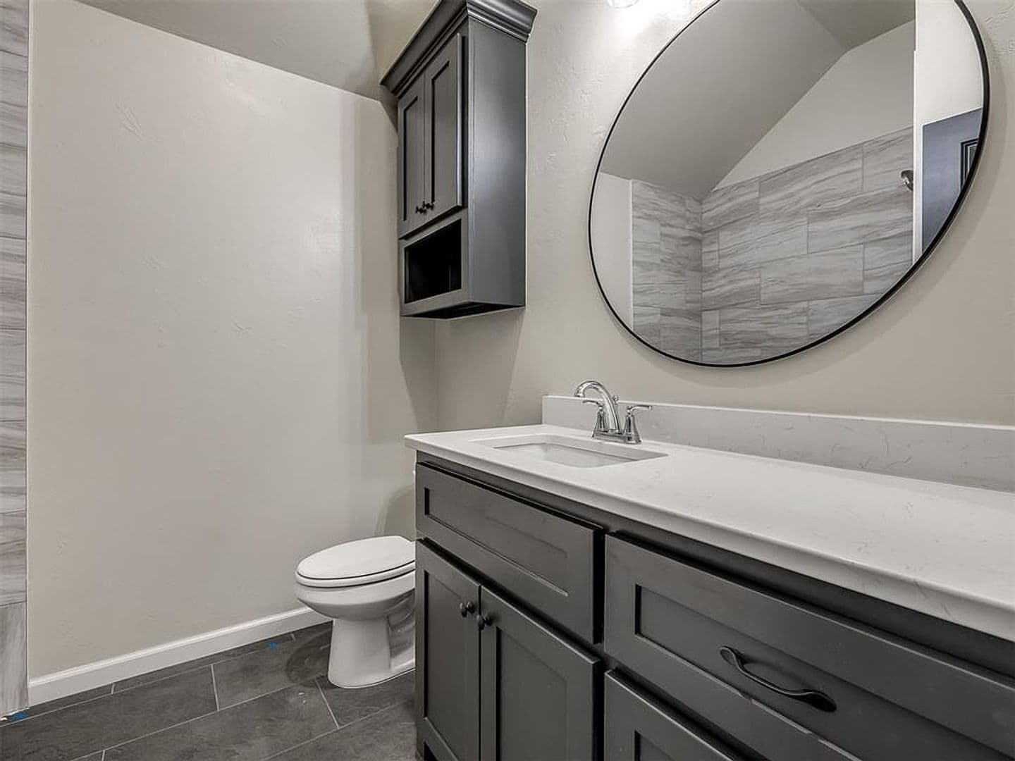 Yukon House: 11913 NW 118th