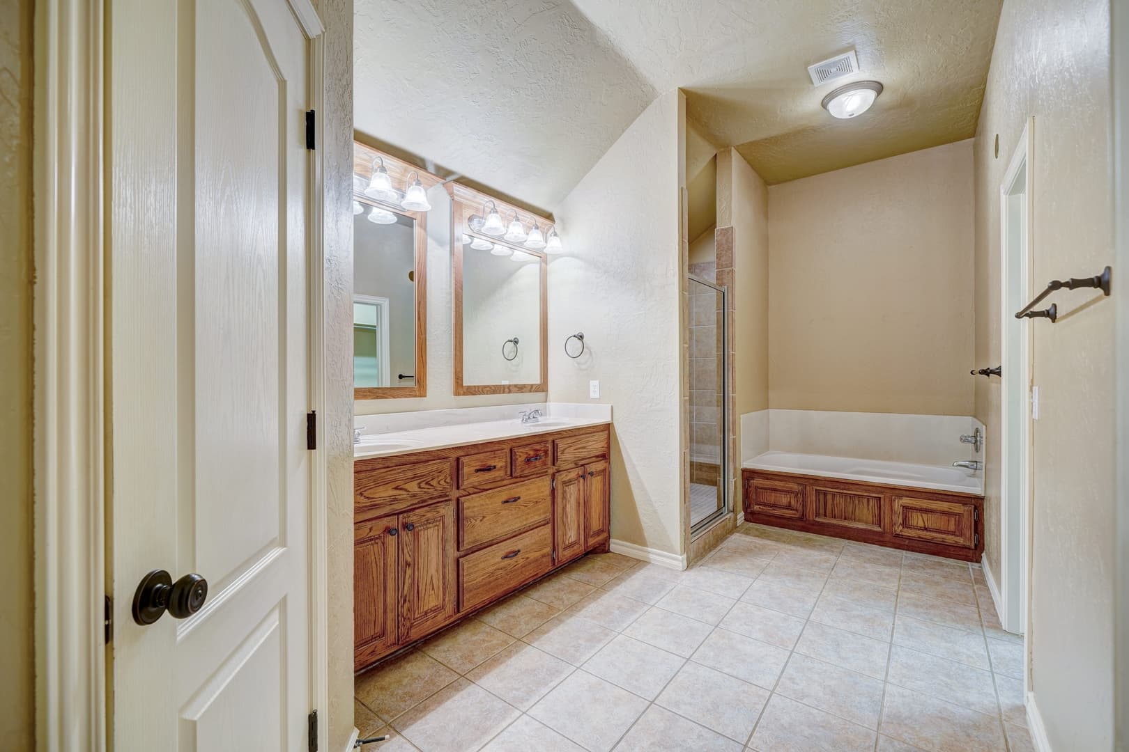 Guthrie House: 1042 Hidden Oaks Way