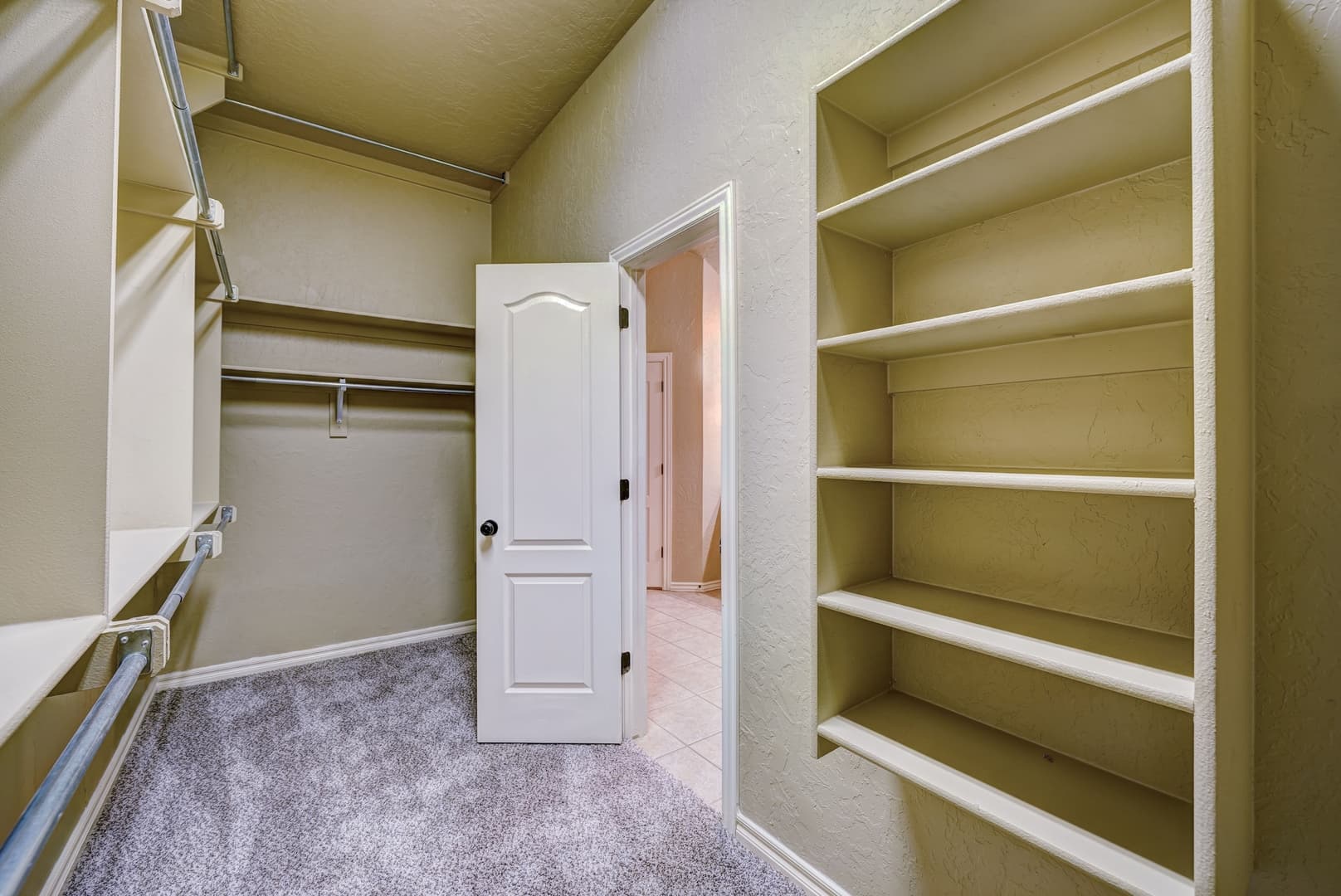 Guthrie House: 1042 Hidden Oaks Way