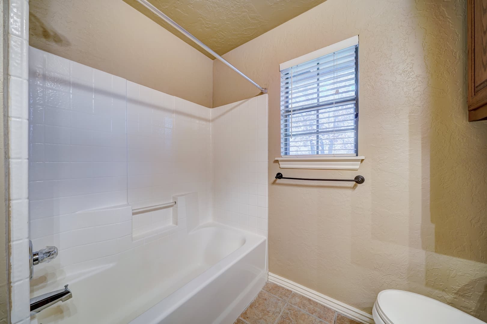 Guthrie House: 1042 Hidden Oaks Way