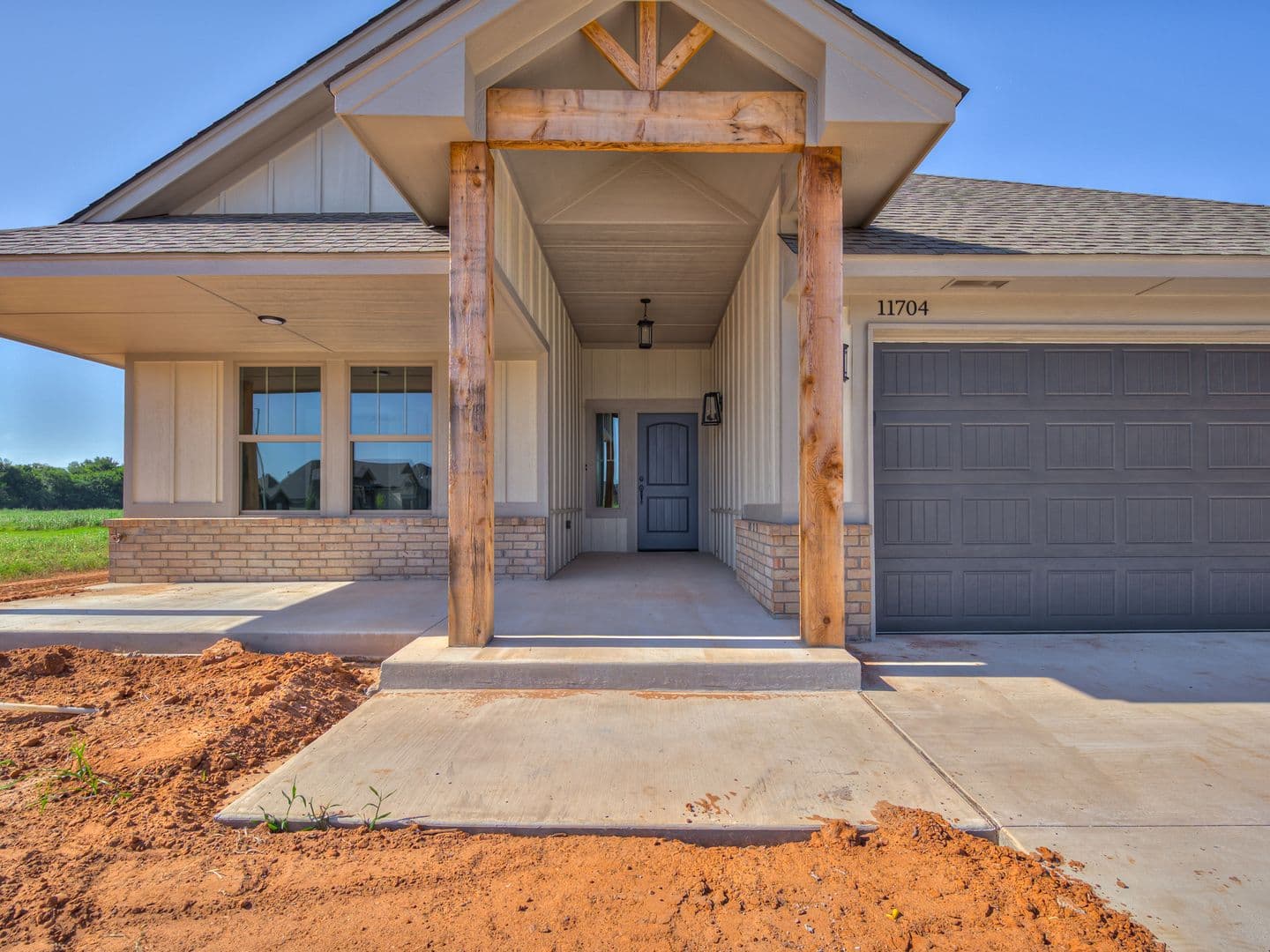 Mustang House: 11704 SW 48th Street