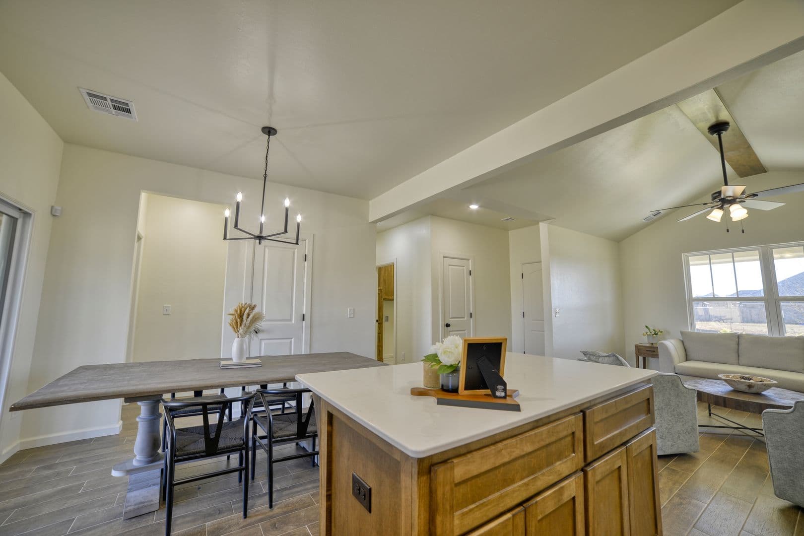 Washington House: 681 Cedar Hill Way