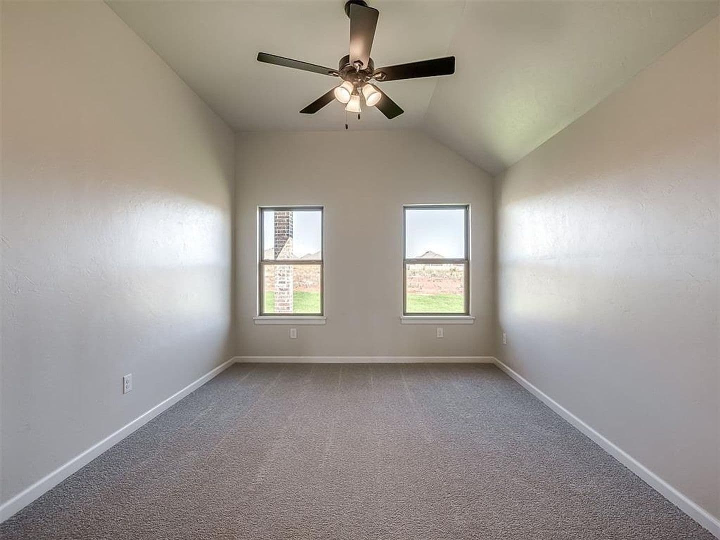 Yukon House: 11913 NW 118th