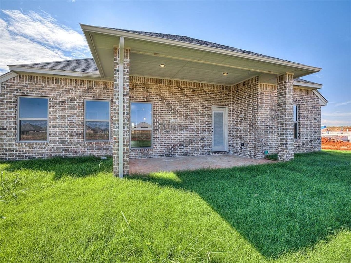 Yukon House: 11913 NW 118th