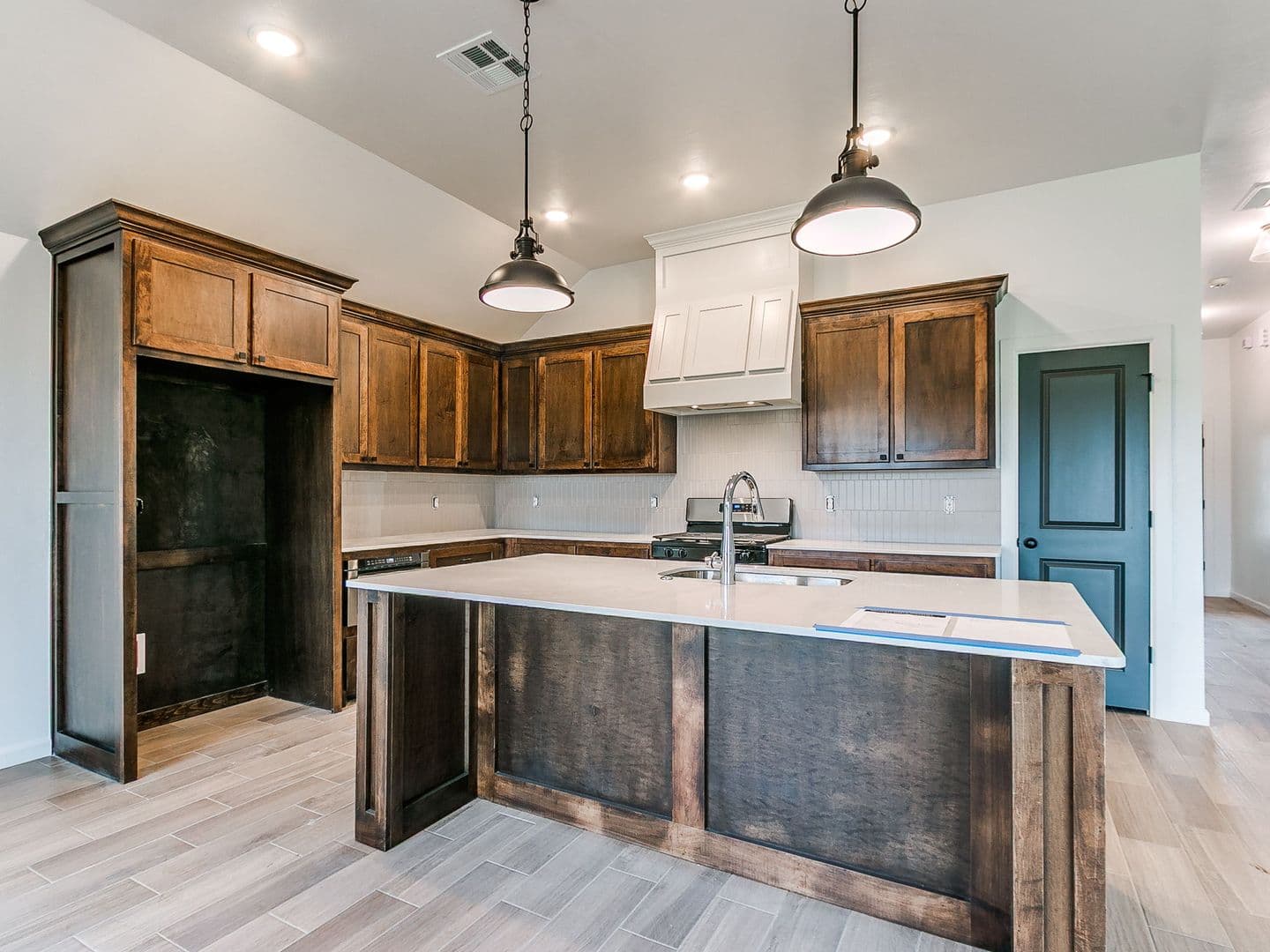 Shawnee House: 616 Honey Springs