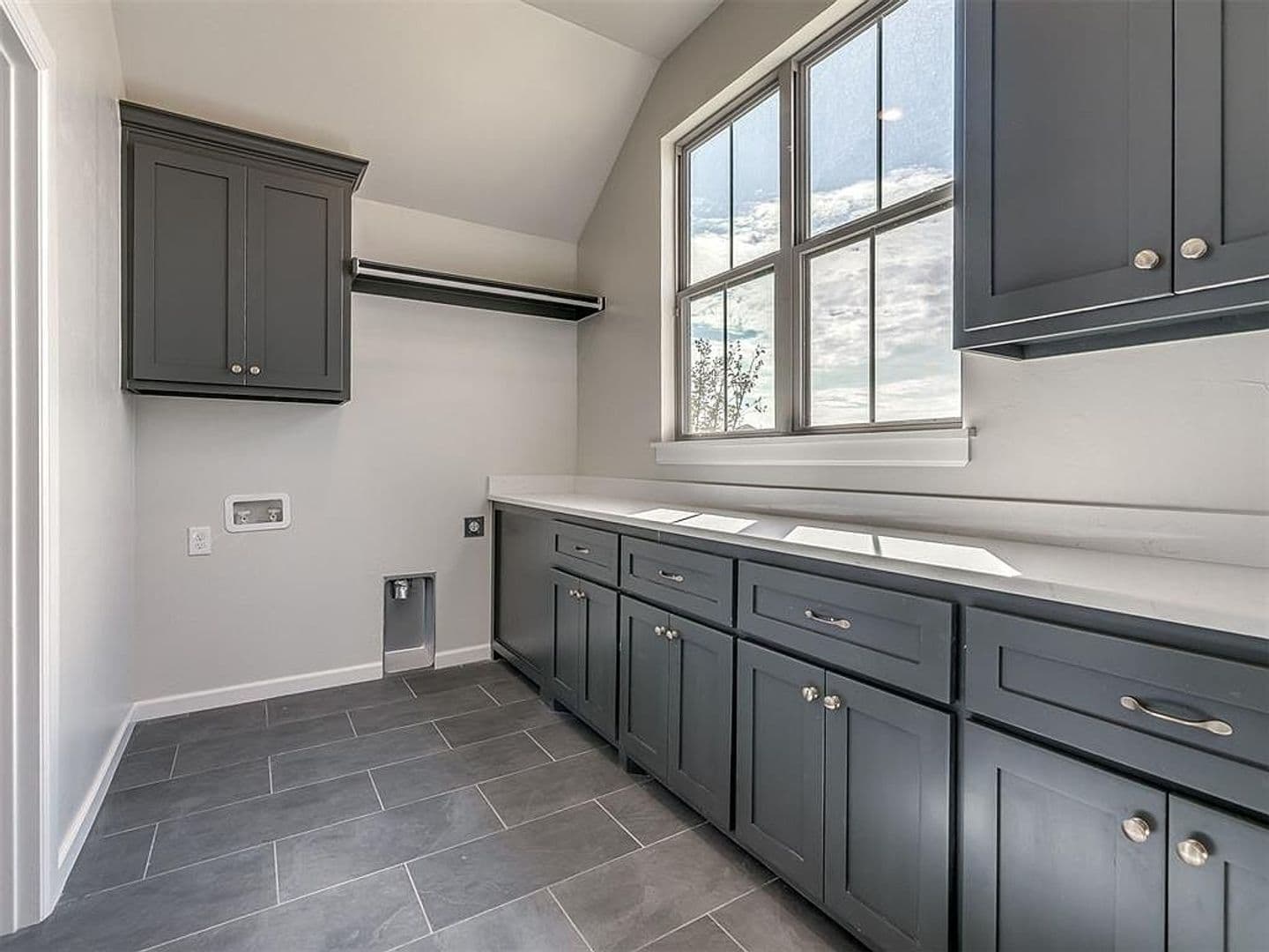 Yukon House: 11913 NW 118th