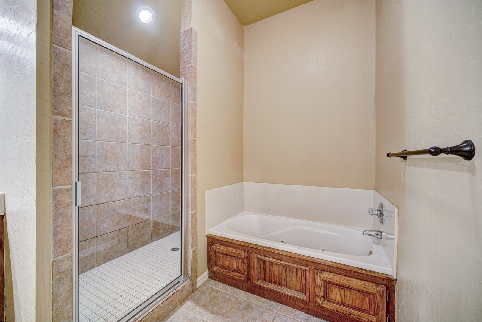Guthrie House: 1042 Hidden Oaks Way